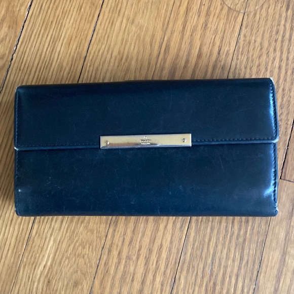 Gucci Handbags - Leather Gucci wallet